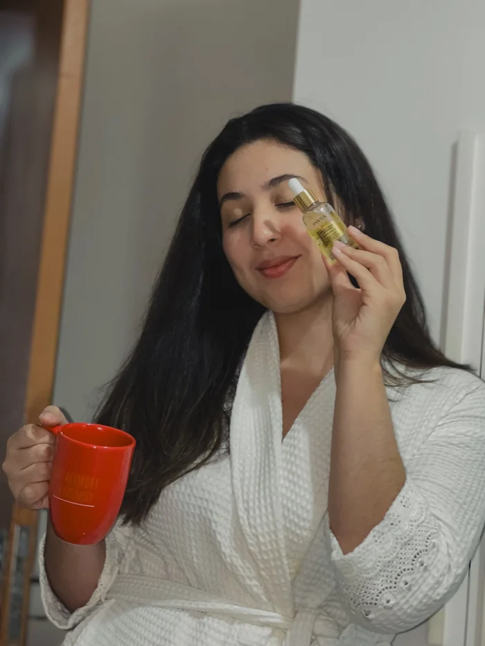 Usando o óleo capilar da Pantene